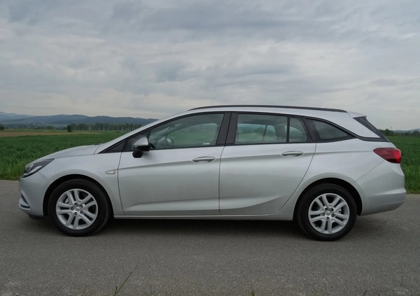 Opel Astra cena 38900 przebieg: 249721, rok produkcji 2018 z Kłodzko małe 301